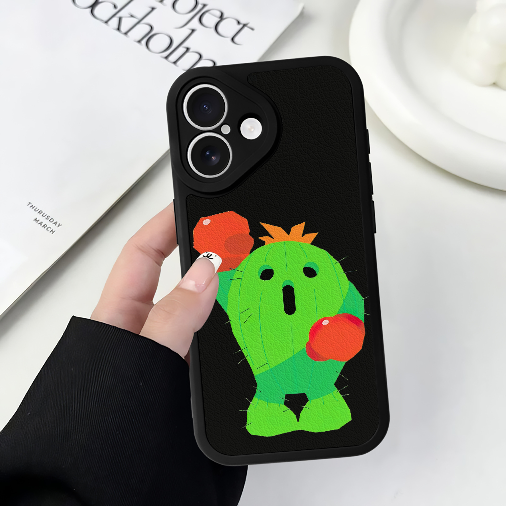（画像用） Digimon デジタルモンスター/デジモン 【iPhone 16シリーズ対応】シリコンスマホケース（レザー調） 材質：シリコン